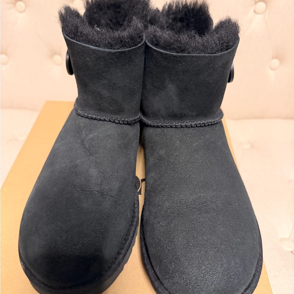 UGG Women's Black Winter Boots with Fur Lining